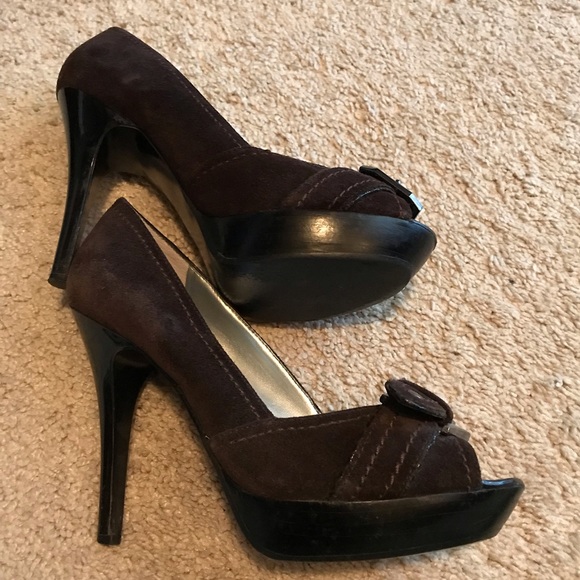 EUC brown suede buckle toe heels - Picture 4 of 4